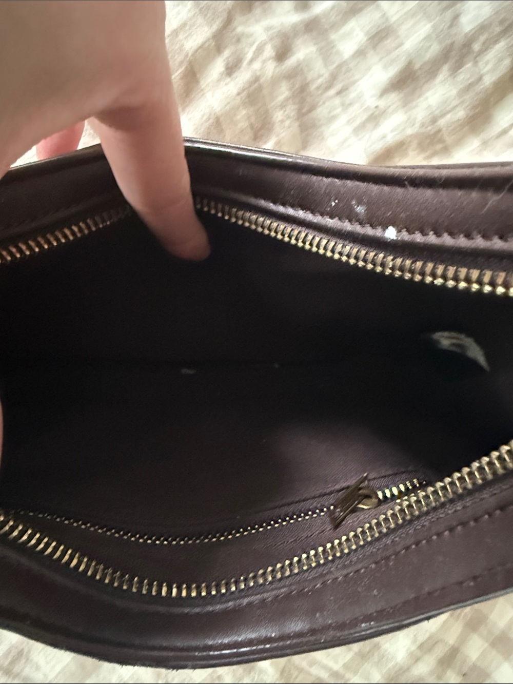 Brandy Melville Chocolate Brown Shoulder Bag - Minimal Hobo Style - Picture 3 of 3